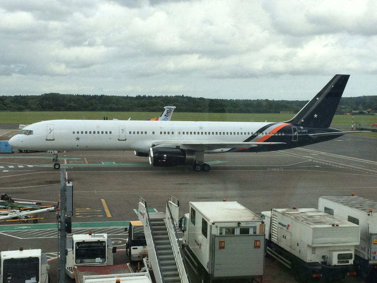 SOU_Airport's tweet photo. We've currently got a Titan Airways Boeing 757-200 parked at the airport, what a beauty! https://t.co/wdcK6LwV2h