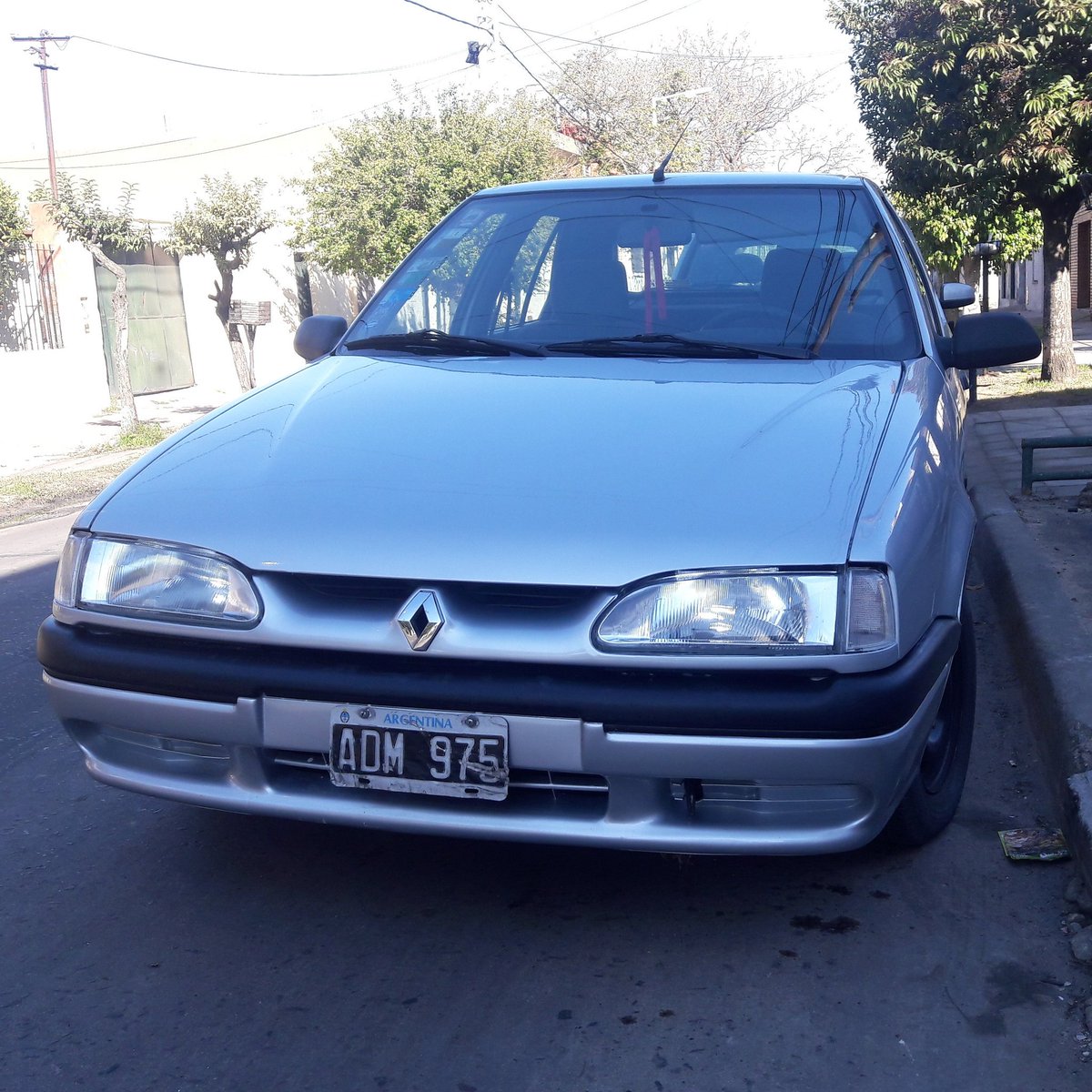 mati_ifc's tweet photo. Cuanta alegría me das... #Renault19 #flamaaa #R19 #compañero https://t.co/1EOkFPQsLd