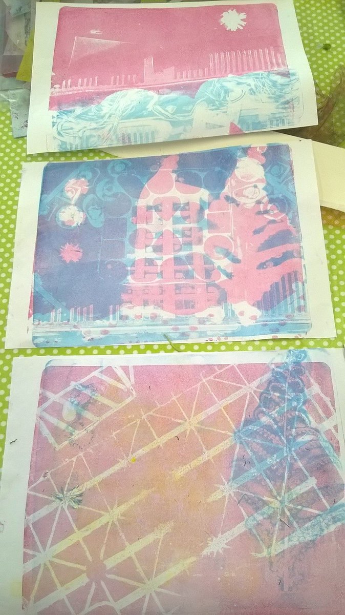 artmanship's tweet photo. Beautiful #gelliprinting @intraarts with @printedwonders for #moveandmake @WendyDaws @IconTheatreUK @katiefcharlton https://t.co/F1zor78F7K