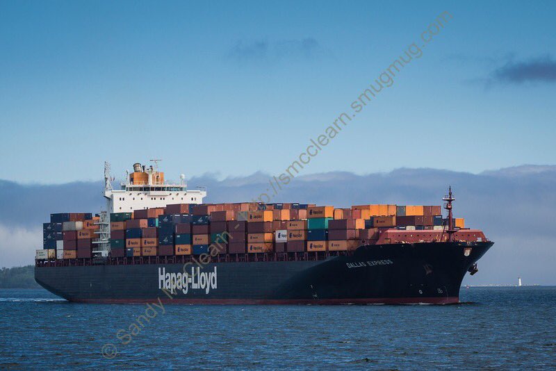 sandymcclearn's tweet photo. Traffic in @portofhalifax yesterday. #RIOBlackwater leaving in AM, & #DallasExpress arrived in PM. @ShipsInPics https://t.co/VjVrvhbc76