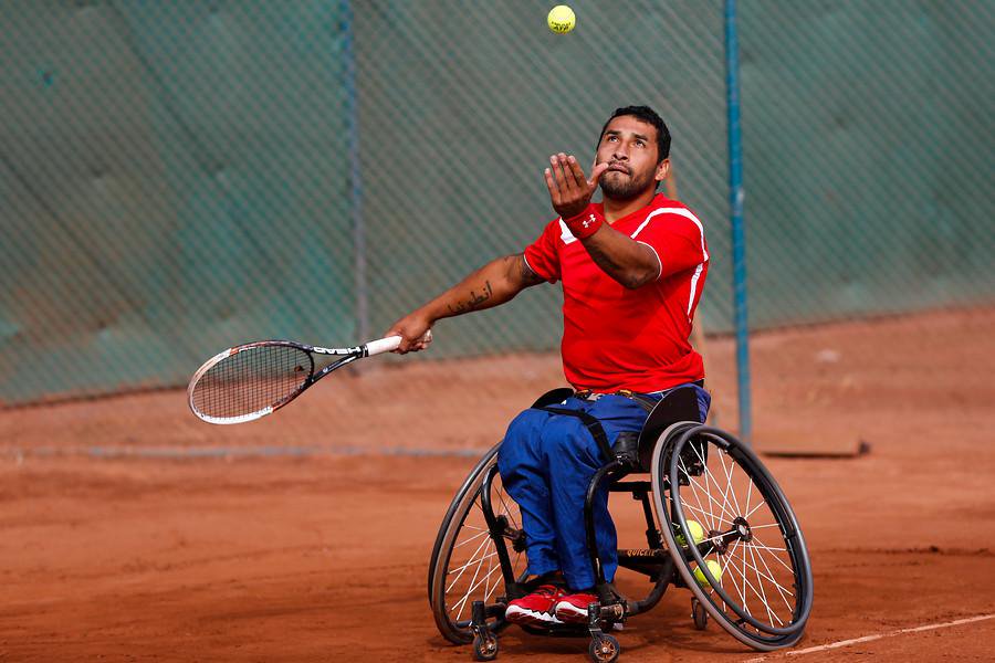 Teleton's tweet photo. ¡Felicitaciones a los tenistas @robinmendezf y @MacaCabrillana por clasificar a los Juegos Paralímpicos de Río! 👏👏🇨🇱 https://t.co/ys7N2ps3Hy