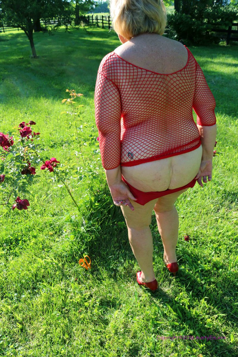 Emily McGillicuddy on X: Who wouldn't want to fuck a former school  teacher's big ass? t.coiVoijx2x1g Kisses, Your Dear Aunty Em  t.coA3HEu85ZqO  X