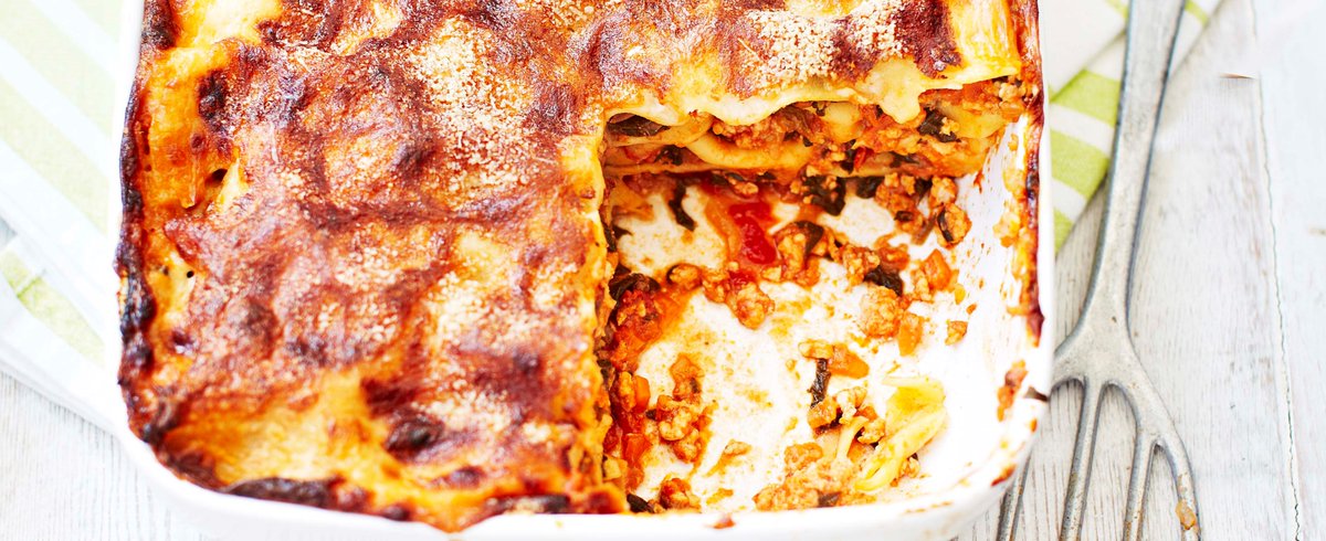 olivemagazine's tweet photo. Swap a hefty lasagne for this lean version https://t.co/scPzNBKGLh Our #skinny #lasagne is #lowcal and #healthy https://t.co/jvhQrgN360