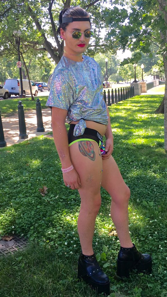 petty_lil_punk's tweet photo. #DCPride2016 🌈🌈🌈 https://t.co/CixZAoq6P1