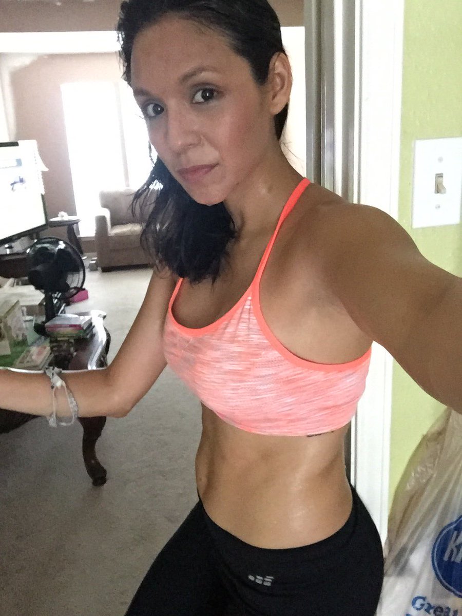 drana33's tweet image. #KettlebellExercises #level2 #jillianmichaelsjunkie #shreditwithweights @JillianMichaels