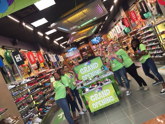 vans crabtree valley mall