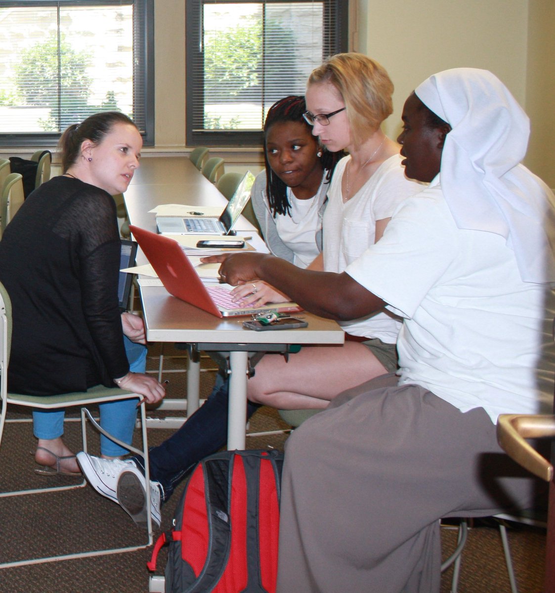 UofStFrancis's tweet photo. Students from USF &amp; Medical University of Graz in Austria are on campus for a joint nursing &amp; social work course! https://t.co/UbokrsY8ft