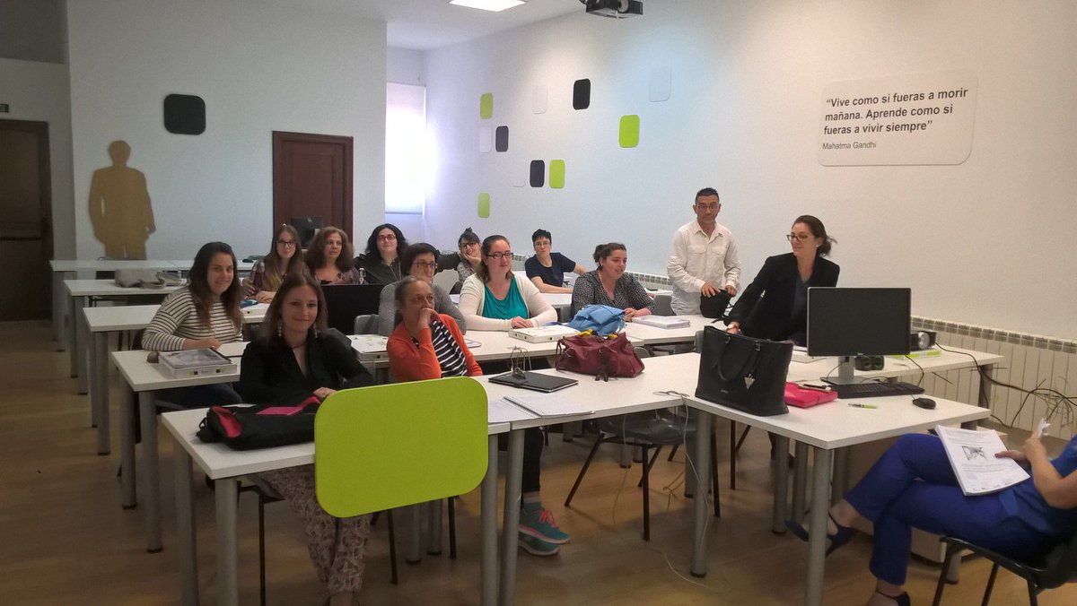 JuananMB's tweet photo. Ahora sí, preparados para comenzar las prácticas en empresa #últimodía #femxa #salamanca @CursosFemxa https://t.co/Jd0Q0wCg83