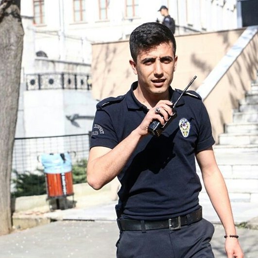 specificlori's tweet image. Bir nefeslik ömre çağlar koydular, 
Önüme hayalden dağlar koydular
Hep gülen yüzümü ağlar koydular.. #EmrahPekdogan