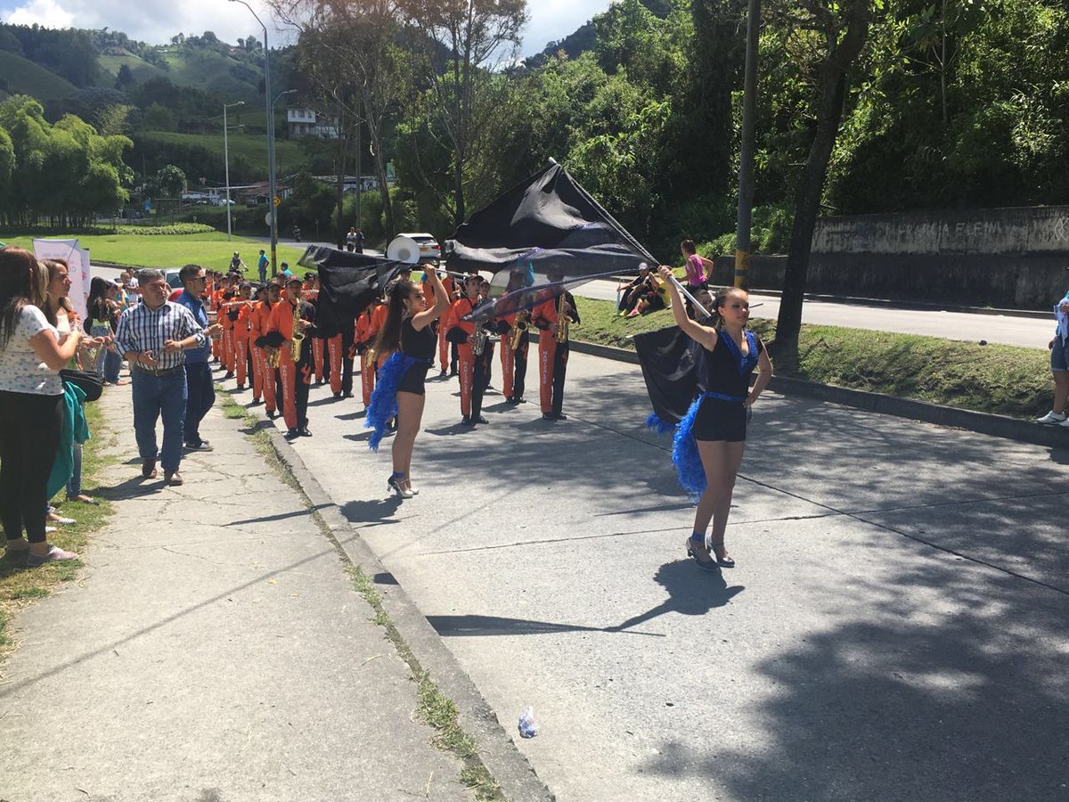 CiudadManizales's tweet photo. Gran encuentro de peluditos en 3er festival de las mascotas @ManizalesRCN y @CiudadManizales https://t.co/bYZUpYzrsO https://t.co/WtxRSgtRGm