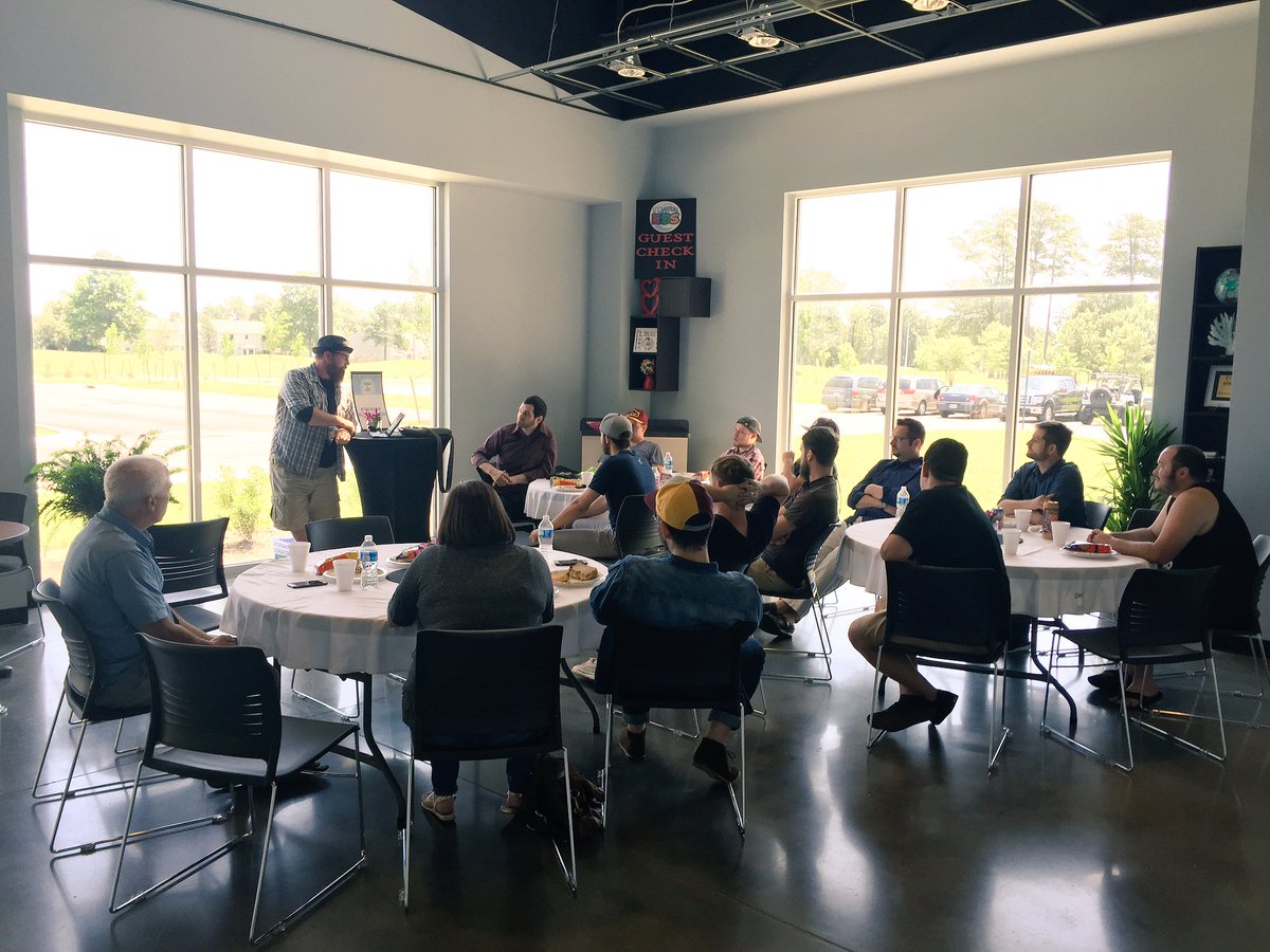 ChurchCollectiv's tweet photo. Monthly worship leader meet up led by Cliff Lambert. Contact @cblmbrt if you'd like to start one in your area. https://t.co/Oh6L1LRlB0