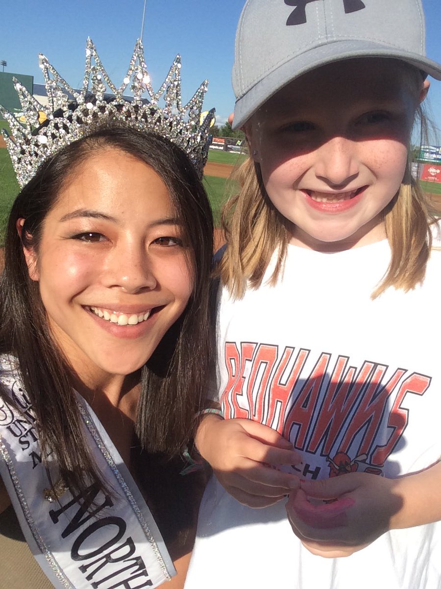 MissND_US's tweet photo. Meet Shea! She handed me the ball I threw for the first pitch at the @FMRedHawks game :) https://t.co/G1DHIDKO0a