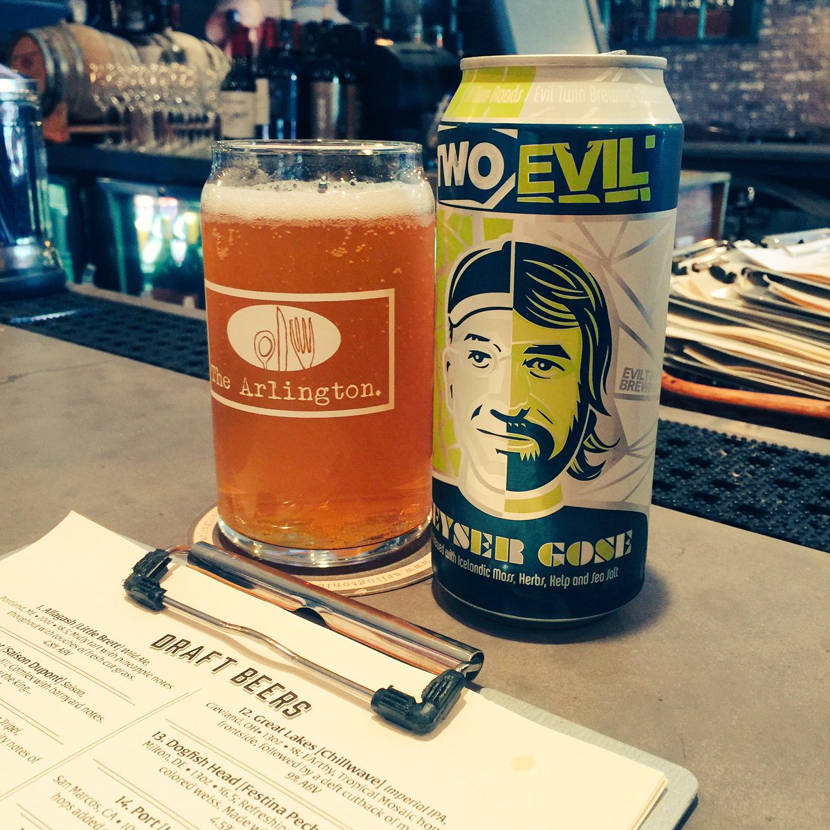 2RoadsBrewing's tweet photo. #twoevil geyser cans @ArlingtonLBI #jerseyshore https://t.co/wkWdmyS7KE