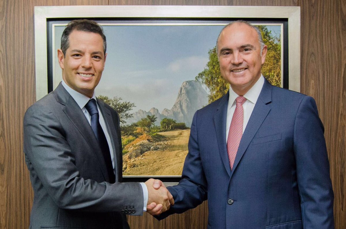 alejandromurat's tweet photo. Productiva reunión con el Srio. @ppcalzada para evaluar futuras acciones en favor del sector agropecuario de #Oaxaca https://t.co/cZZu0xqztW