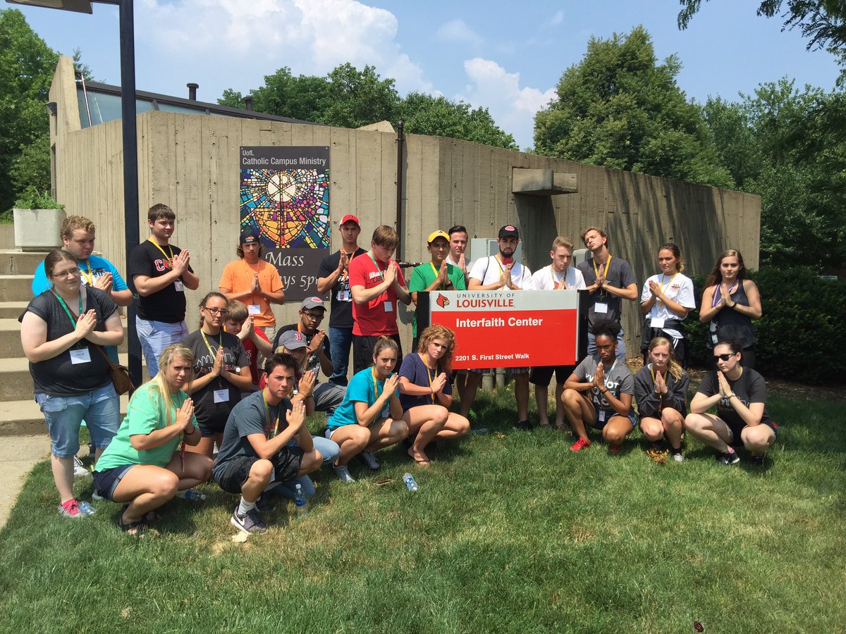 SOSitsEvan's tweet photo. praying for our opponents in this #CardinalChallenge #UofLOrientation https://t.co/Vq1YWBJIyF