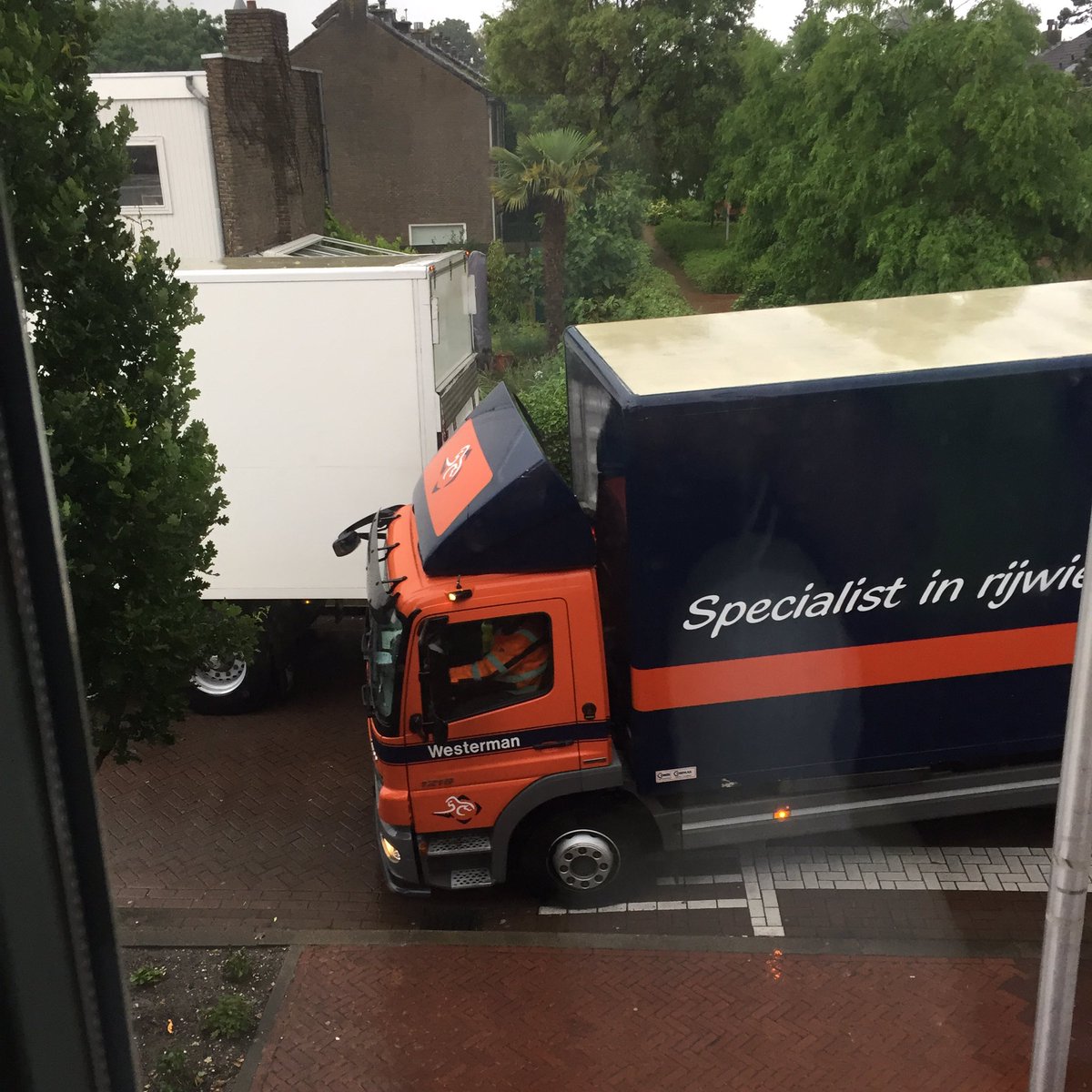 En dit mag wel <a href="/PijnackerNootdp/">Pijnacker-Nootdorp</a> @PolPijnacker allemaal voor de grote ondernemers