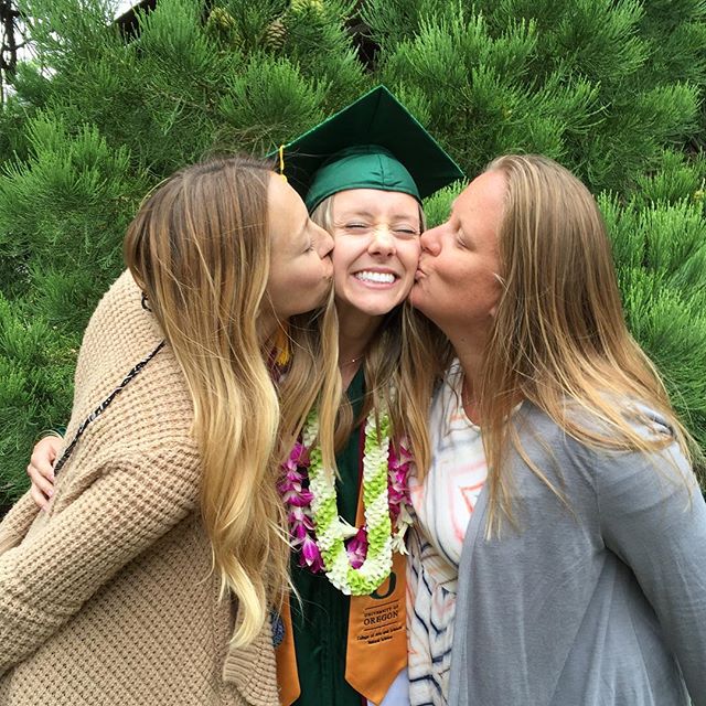 uoregon's tweet photo. We love these #DuckGrad16 Instas and Tweets from our grads and families https://t.co/nMyQjU7lQh https://t.co/yH2yopLcJC