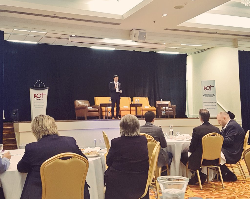 eilbronm's tweet image. Great talk by @wgraylin on #Mobile #Wallets. A rich history &amp;amp; exciting future! #Cardware #Innovation #MobilePayment