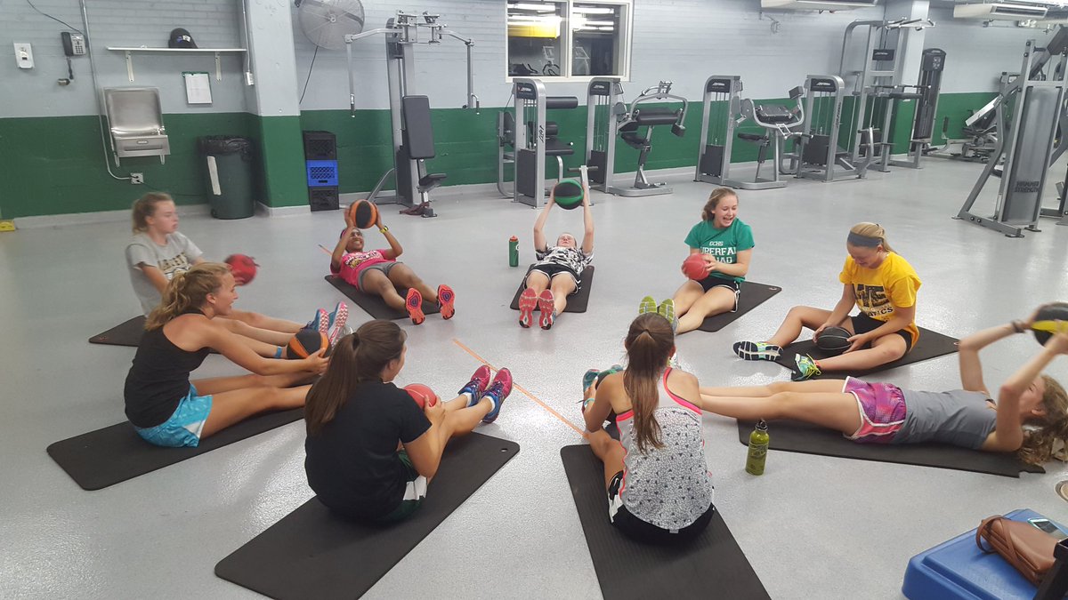GCHSGirlsTrack's tweet image. Shoulders, back &amp;amp; core today!Another day of making yourself better.Way to represent today distance.#9strong#Work2Do