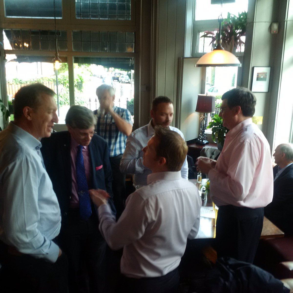 StorageBeersUK's tweet photo. #StorageBeers is on - join us if you can! With @LockTD @peglarr @storagebod @maxwellb71 @Fred_Monsone @MollyRector https://t.co/IpZtmAx0cF
