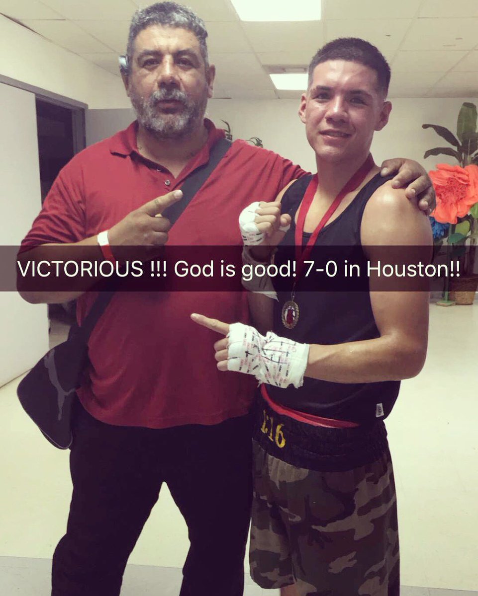 pedraza_elmer's tweet photo. Saturday night after being victorious Against Some one from St.Louis. #HoustonV'sSt.Louis. https://t.co/UdRYZOFWDa