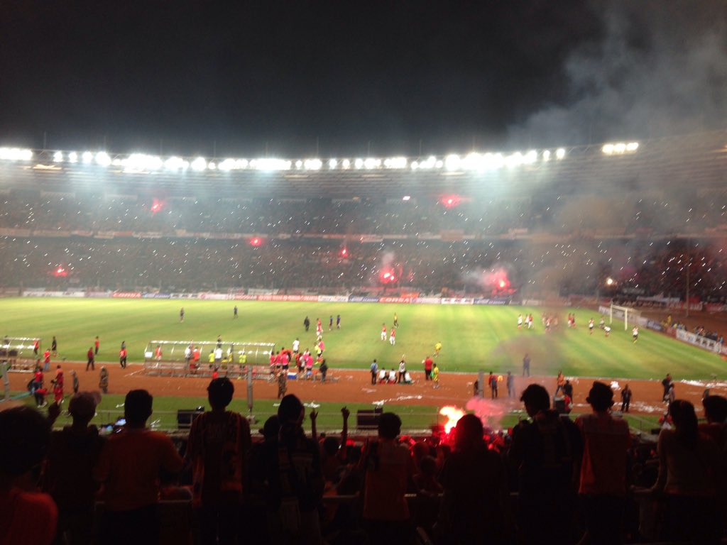 jacatranet's tweet photo. Dilarang Datang, The Jakmania Ngotot Ingin Dukung Persija di Markas Persib https://t.co/K5C00TH5SQ #Persija https://t.co/LpqSp1mC4x