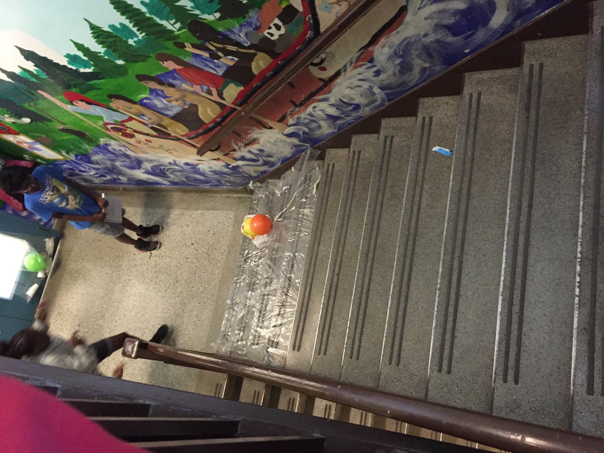 tearich21's tweet photo. Students engaged in STEM in Inquiry @CRMarchant @TDSB_MSIC #OperationEggdrop https://t.co/74eZ8TLPI5