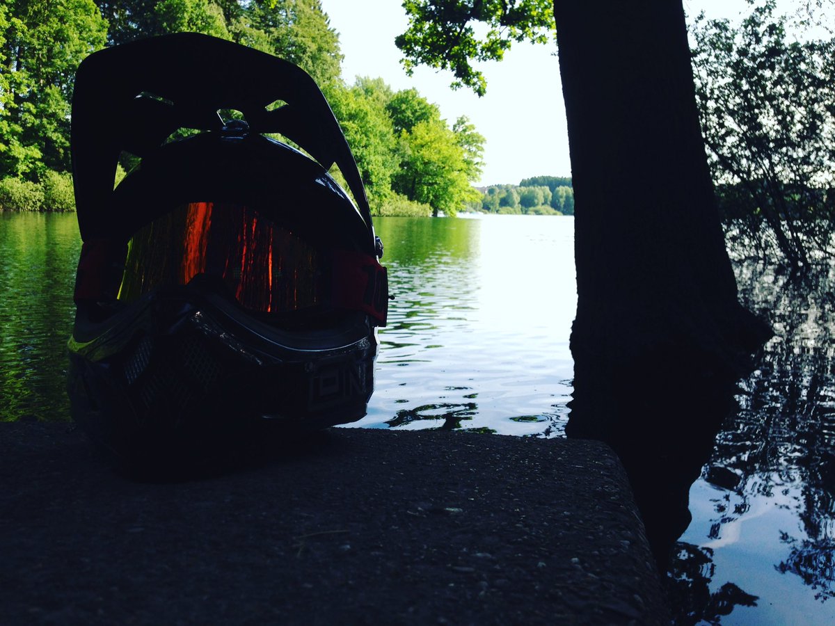 shredder_luis's tweet photo. Brucher mit shredder_marvin war geil! Nochmal! 
#Downhill #Freeride #Fun #Water #Giant #Glory #Giantbikes #Bikelife https://t.co/sciPXB1LIk