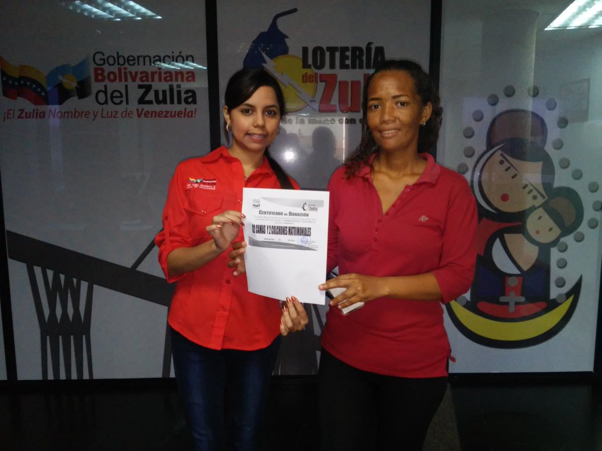 LoteriaZulia's tweet photo. Dayana Matheus, recibió donación de camas para sus hijos. #ZuliaEsPotencia https://t.co/hdiFUAsqZL