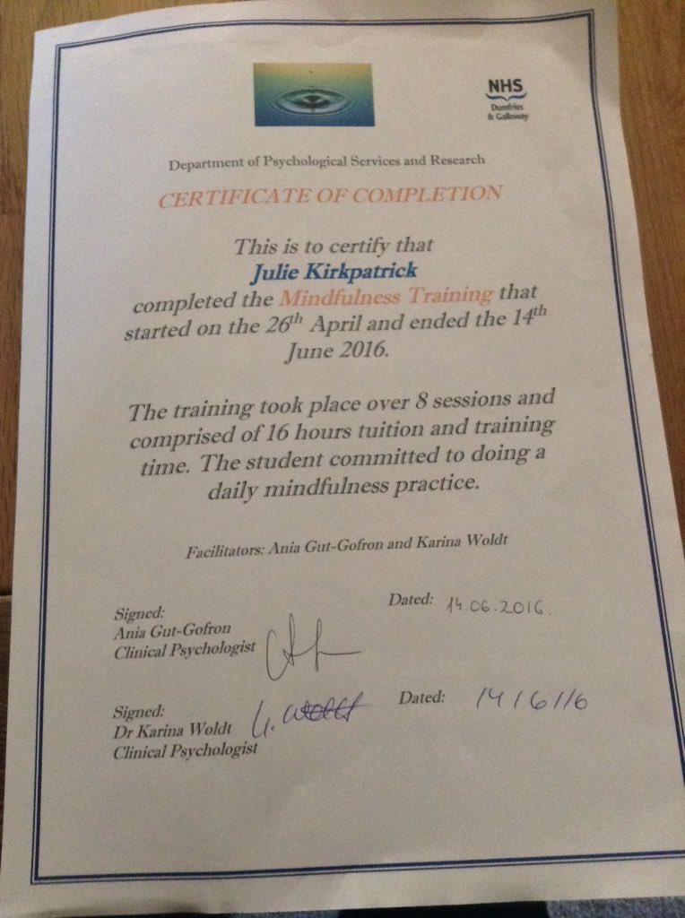 ScissorSyndrome's tweet image. Completed my 8 week mindfulness course it's been life changing #itstimeformetojustbeme #imworthy