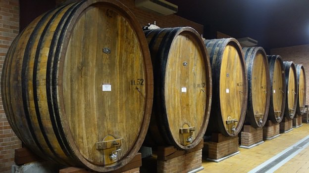 Vinous tweet media