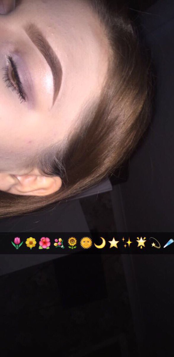 sophhmarieex's tweet photo. Eyebrow transformation🤗🙃🤗 https://t.co/gAkx9WVT31