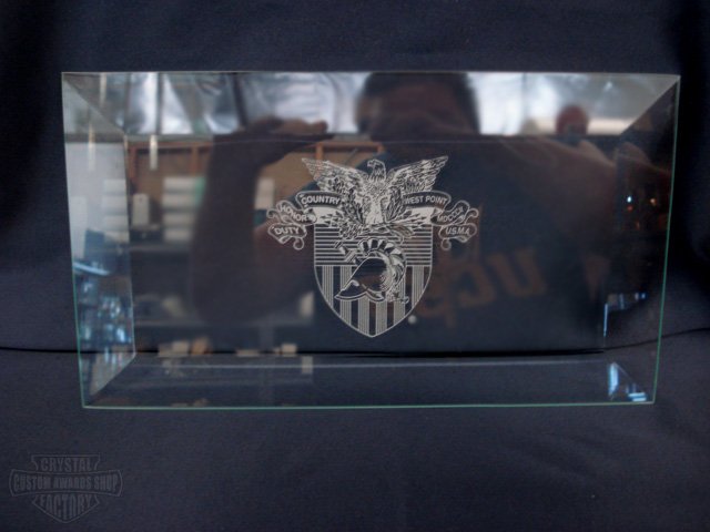 CFcustomawards's tweet photo. Check out some of our past #customawards clients for #FlagDay. #armedforces #homelandsecurity #customcrystal https://t.co/Hf4X3k4yjh