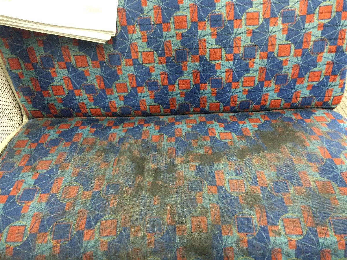 hmx500's tweet photo. Train3239-Full price fare for this sh!t: @TfL @bakerlooline .. Yeah yeah by xmas it will be brand new. Blah blah BS! https://t.co/VMiGxYclRa