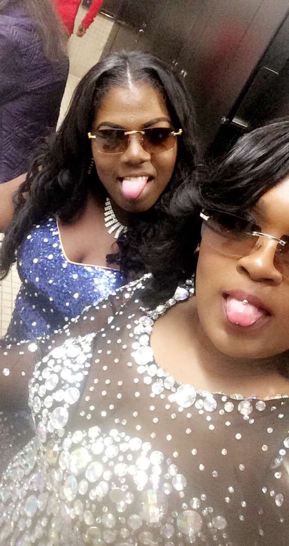 Completelybeau's tweet photo. I love my best friend 💙👭💯 https://t.co/CDCr4rpLBU