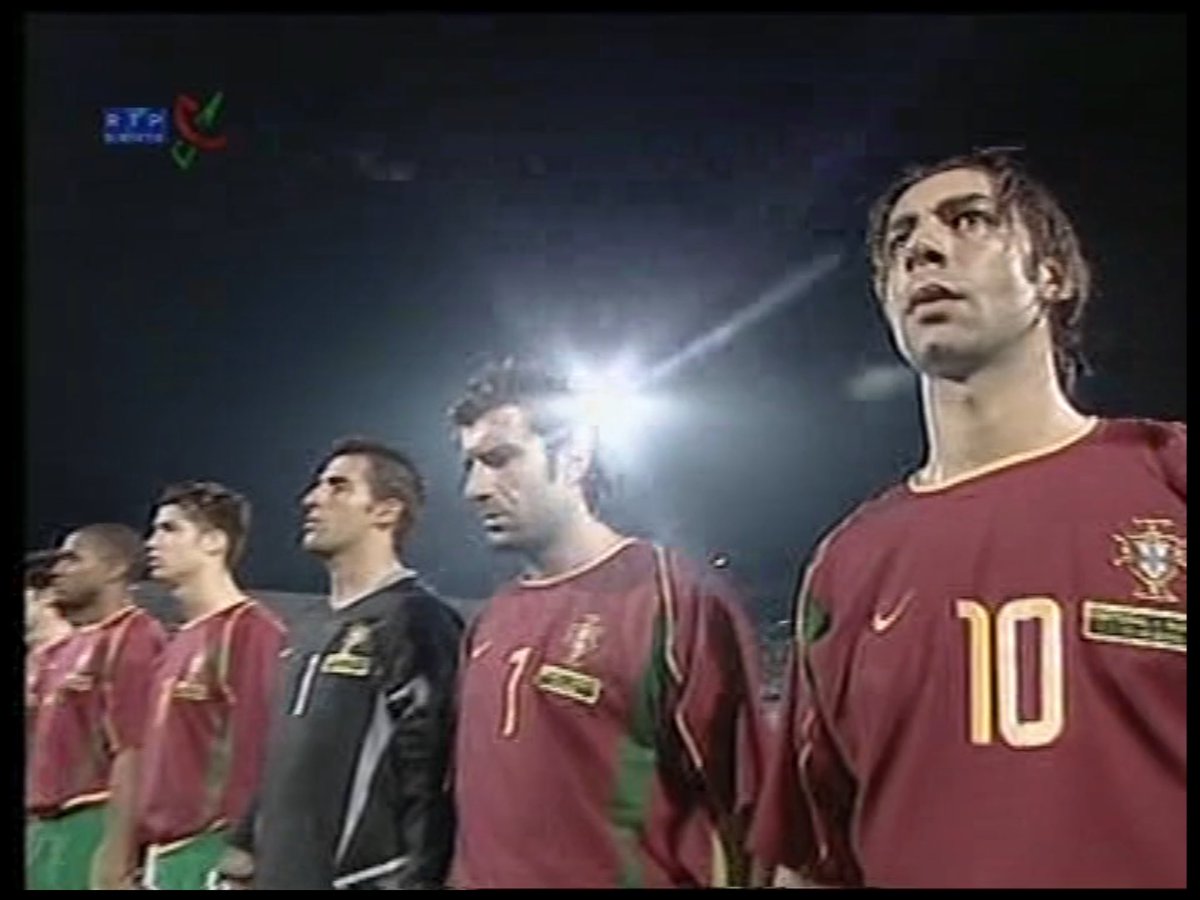 MundoMaldini's tweet photo. Parecía un partido más. Amistoso ante Albania, 2003. Pero no. Su primer partido titular. Al fondo. De mi archivo. https://t.co/s0fGQ9Jv3J