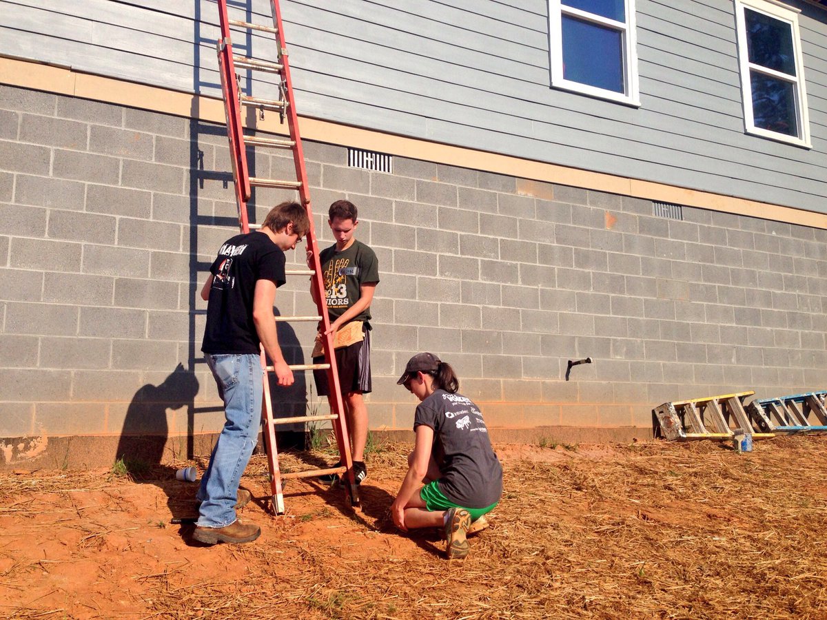 liamneigh's tweet photo. @GE_Power @GEITLP got the chance to give back with @Habitat_org! Congrats on your new house Joe! https://t.co/QHsXwihCDg