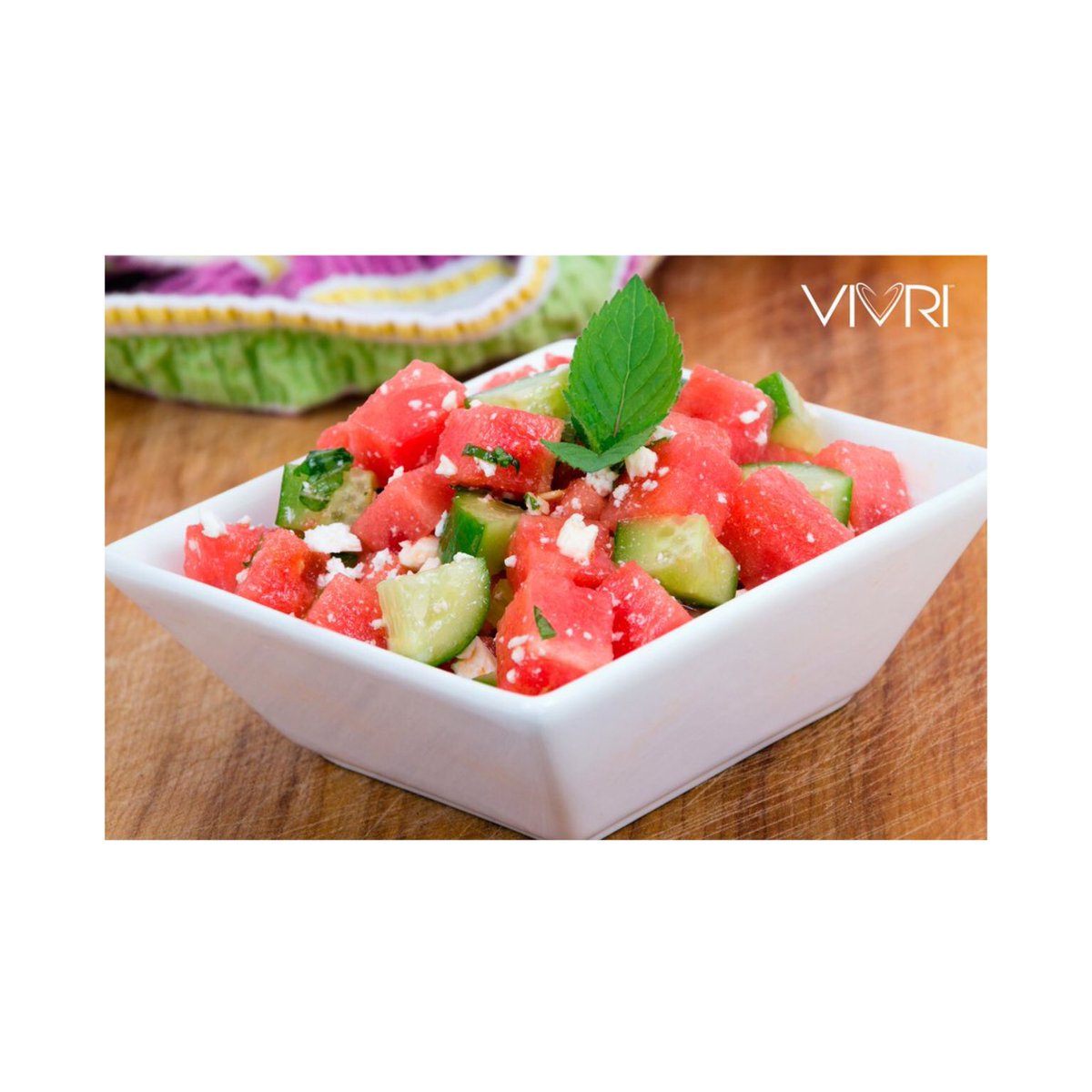 VivriHn's tweet photo. ¿Hambre? Disfruta esta saludable ensalada de #sandía #pepino #menta y #feta ¡para estos calores! #VivriLifestyle https://t.co/YG22cfq0FB