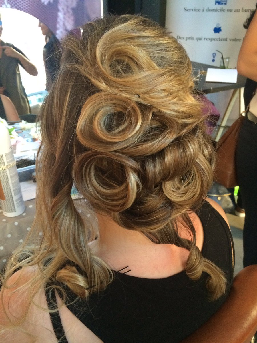 weddenfrance's tweet photo. C'est de l'art ! #coiffure #afterwork #toulouse #barbachignons #bridetobe #mariage @bigoudy_actu @ekito https://t.co/yyZI3GsjRV