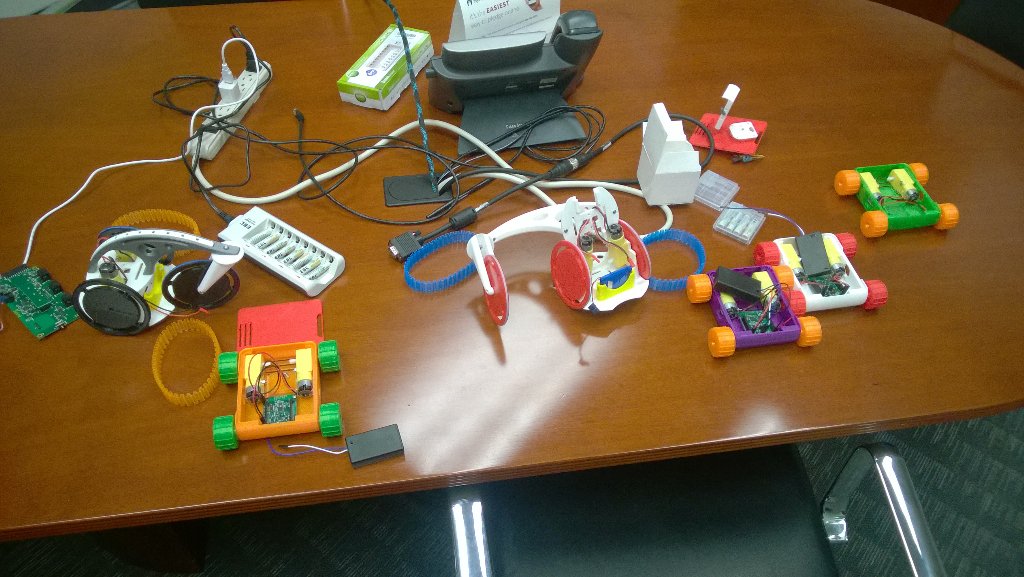 LaronAWalker's tweet image. Getting ready for STEM day with @MantisSTEM #3dprinted #stembot