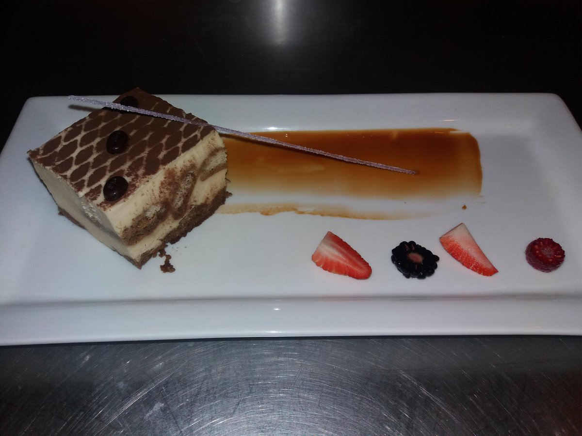 LaloLJimenez's tweet photo. Siganme en mi canal chicos...... "Solo dime lalo" #delicious #followme #tiramisu #cheflife #chef #postres #youtuber https://t.co/eJszsN1mI3
