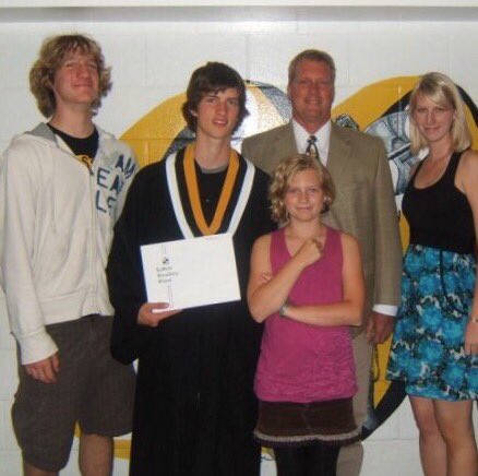 NikkDavi's tweet photo. Time to update the family graduation picture (today)!!Congrats keviiii  @Rounder14 @durhamcollege  #DCgrad2016 https://t.co/HA87Euaruf