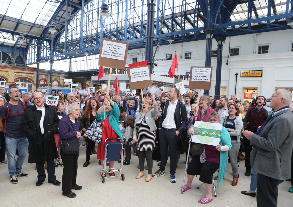brightonsnapper's tweet photo. Demo at Brighton Station tonight @southernrailout @BrightonIndy  @BrightonNewsJo @BBCSussex @bbcsoutheast https://t.co/6EbxnwE7e7