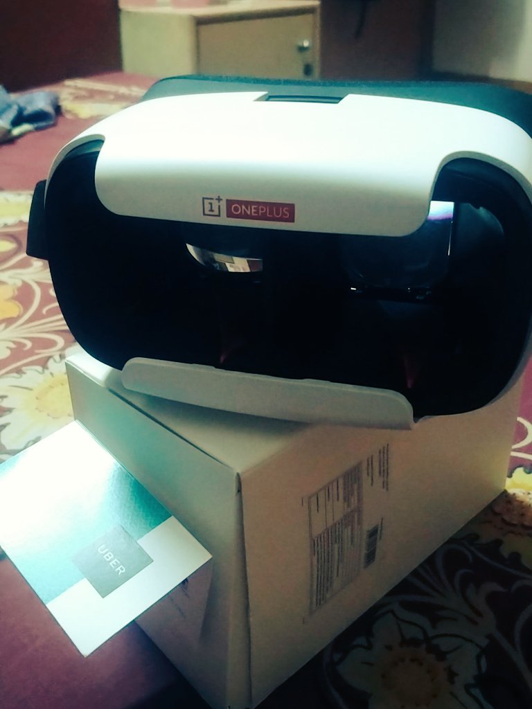 Shiv_Prajapati's tweet image. Thanks @Uber_Kolkata @oneplus for #LoopVR headset and making my day special..