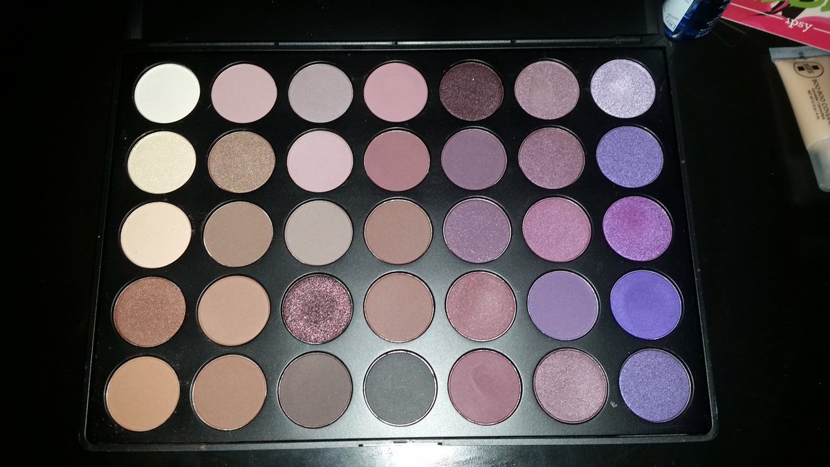 kaiall's tweet photo. It's the best Tuesday lunch break ever. #ipsy #morphe #morphepallette #35p https://t.co/1EkUJc5qQU