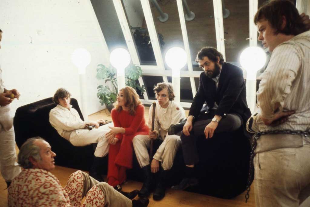 Thisisnotporn's tweet photo. Patrick Magee, Malcolm McDowell, Adrienne Corri, Michael Tarn, Stanley Kubrick and Warren Clarke #ClockworkOrange https://t.co/yOy3YJ6utb