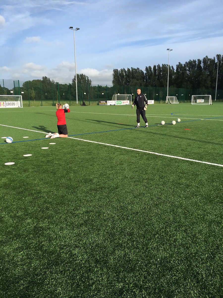 emilyjdolbear's tweet photo. Pushing my girl tonight! Treating her mean @juliankillner @laurendolbear #trainhardgetresults #aimhigh #FAWPL #FAWSL https://t.co/28vxtEy3TQ