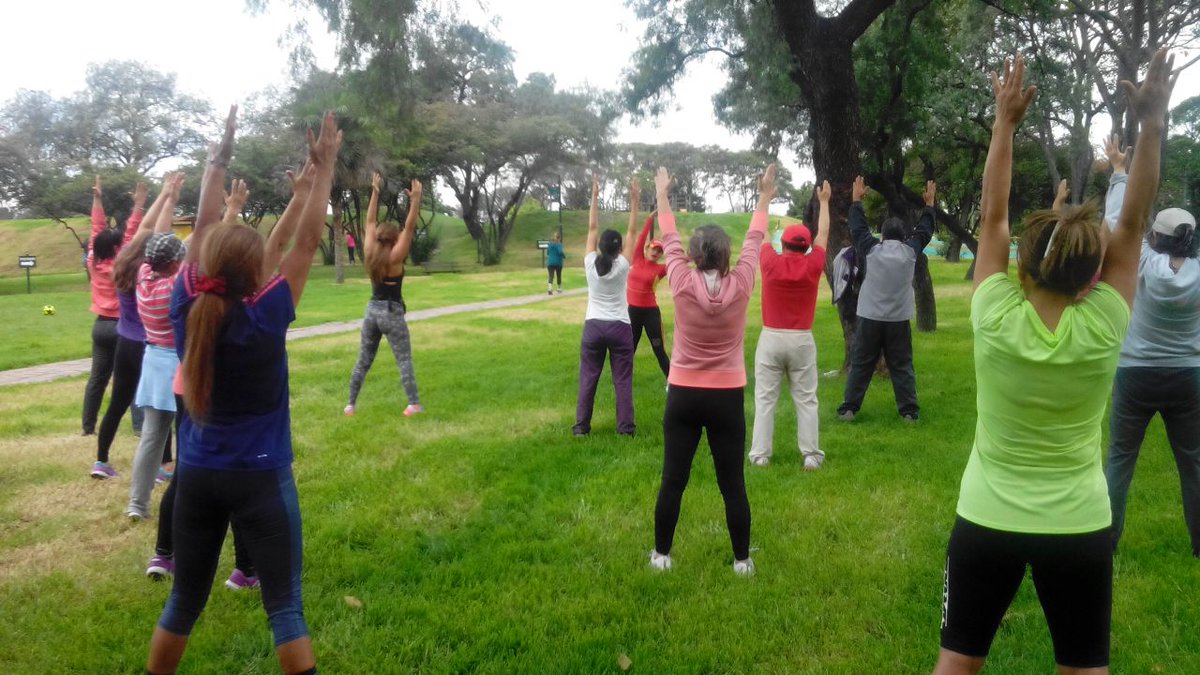JinnaSarmient's tweet photo. @IDRD @BogotaMejorTodo #PqSauzalito disfrutando Gimnasios Saludables con #RecreoviaIDRD #ActividadFisicaParaLaSalud https://t.co/ZiLwy2BNFC
