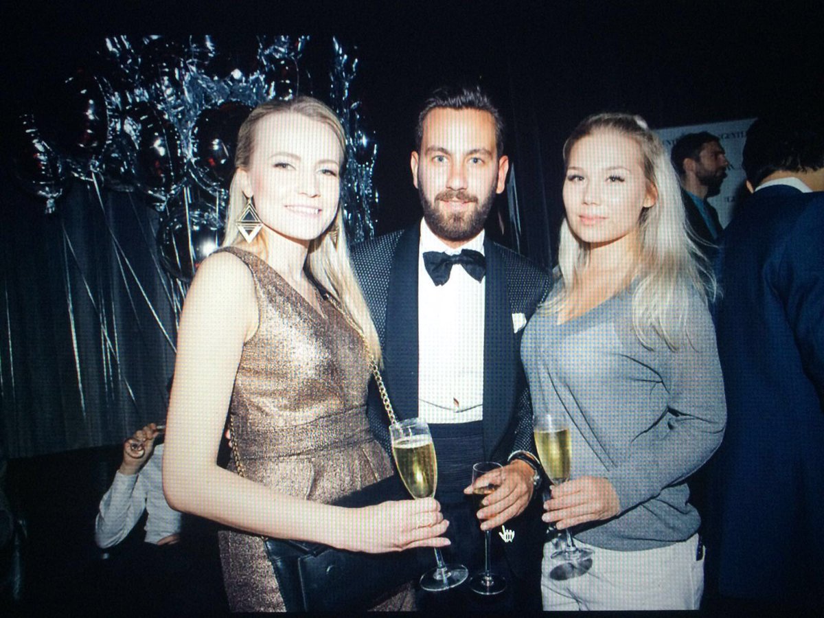 crista_repo's tweet photo. Late post. Happy aniversary to #thegentlemanblogger @MatthewZorpas! With @marikakorkeila at @WLondonHotel #LCMSS17 https://t.co/eZ9IRcV95A