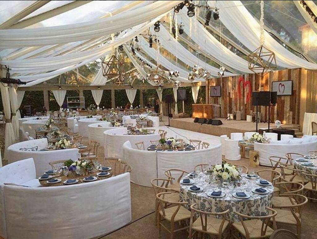 RevelryDesign's tweet image. Great seating selections.... Our half round white button tufted booths and our Shanghai Dining Chair.  #regram from…